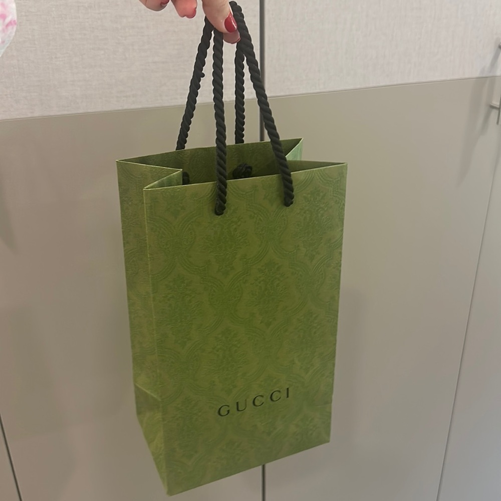 Gucci paper shopping bag